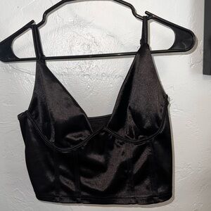 Silky, v-cut, going out top